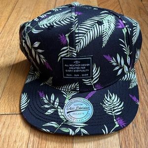 H & M mens Hats leaves  nwt